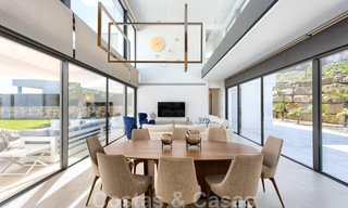 Prêt à emménager, nouvelle villa moderne de luxe à vendre, située directement sur le terrain de golf de Marbella - Benahavis 35434 