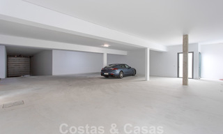 Prêt à emménager, nouvelle villa moderne de luxe à vendre, située directement sur le terrain de golf de Marbella - Benahavis 35439 