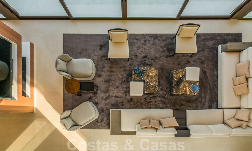 Prêt à emménager, nouvelle villa de luxe moderne et spacieuse à vendre, située directement sur le terrain de golf de Marbella - Benahavis 25920