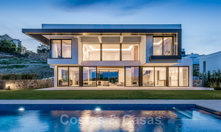 Prêt à emménager, nouvelle villa de luxe moderne et spacieuse à vendre, située directement sur le terrain de golf de Marbella - Benahavis 25928 