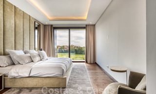Prêt à emménager, nouvelle villa de luxe moderne et spacieuse à vendre, située directement sur le terrain de golf de Marbella - Benahavis 25941 