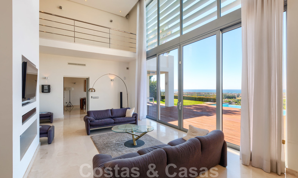 Villa moderne avec vue panoramique sur le golf et la mer à vendre à Los Flamingos Golf à Marbella - Benahavis 26019