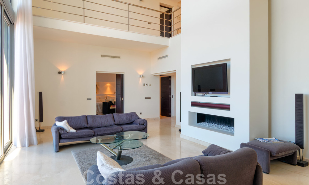 Villa moderne avec vue panoramique sur le golf et la mer à vendre à Los Flamingos Golf à Marbella - Benahavis 26020