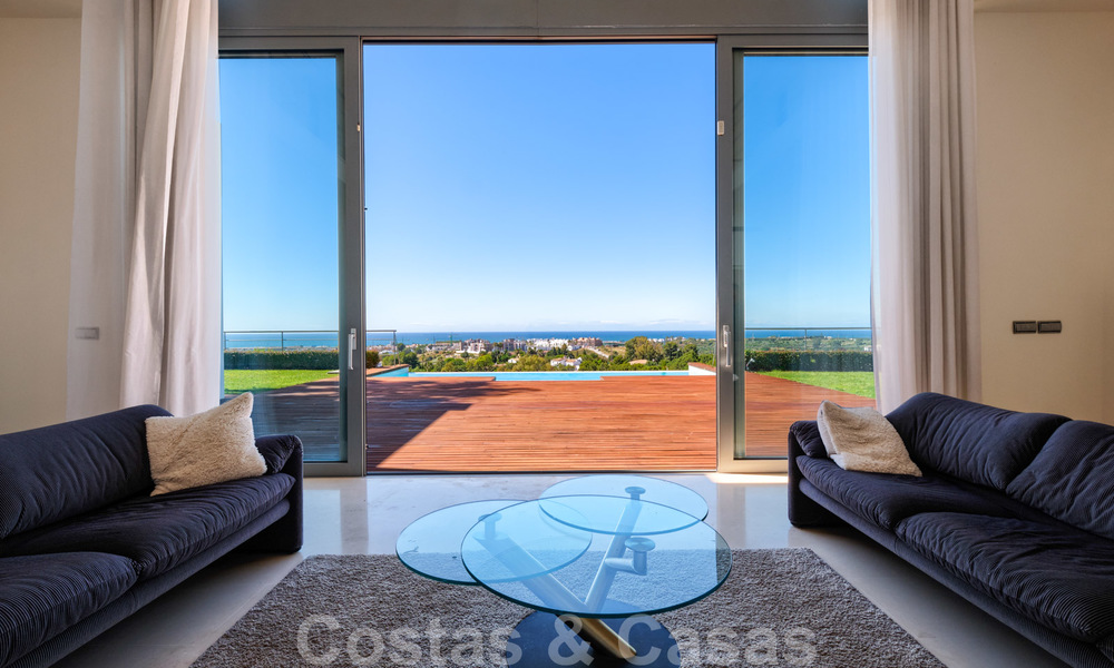 Villa moderne avec vue panoramique sur le golf et la mer à vendre à Los Flamingos Golf à Marbella - Benahavis 26021