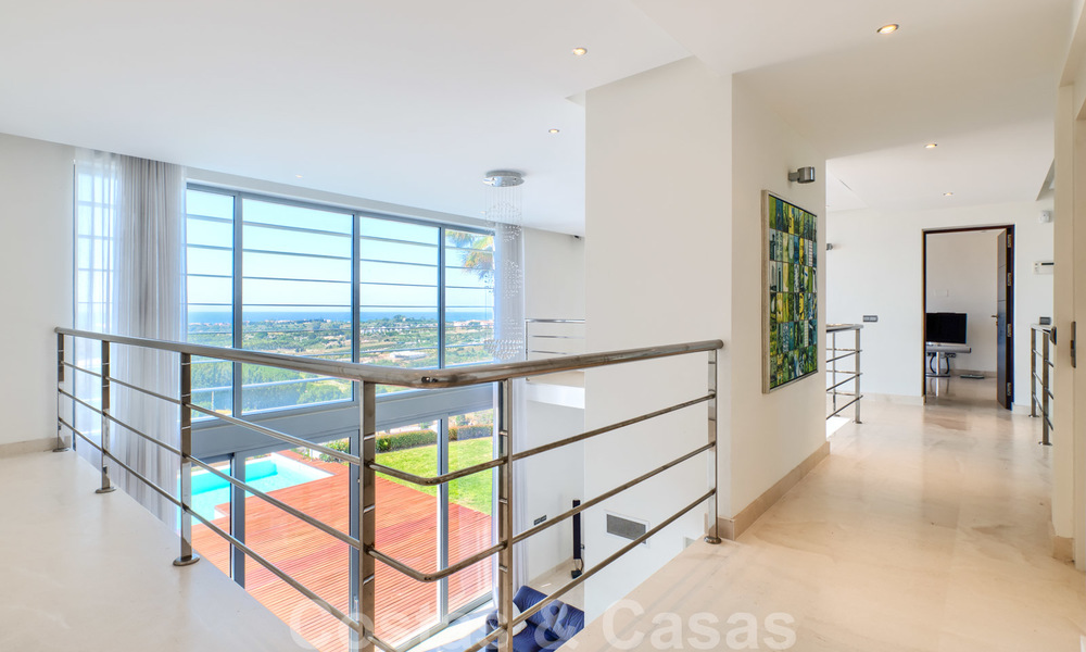 Villa moderne avec vue panoramique sur le golf et la mer à vendre à Los Flamingos Golf à Marbella - Benahavis 26044