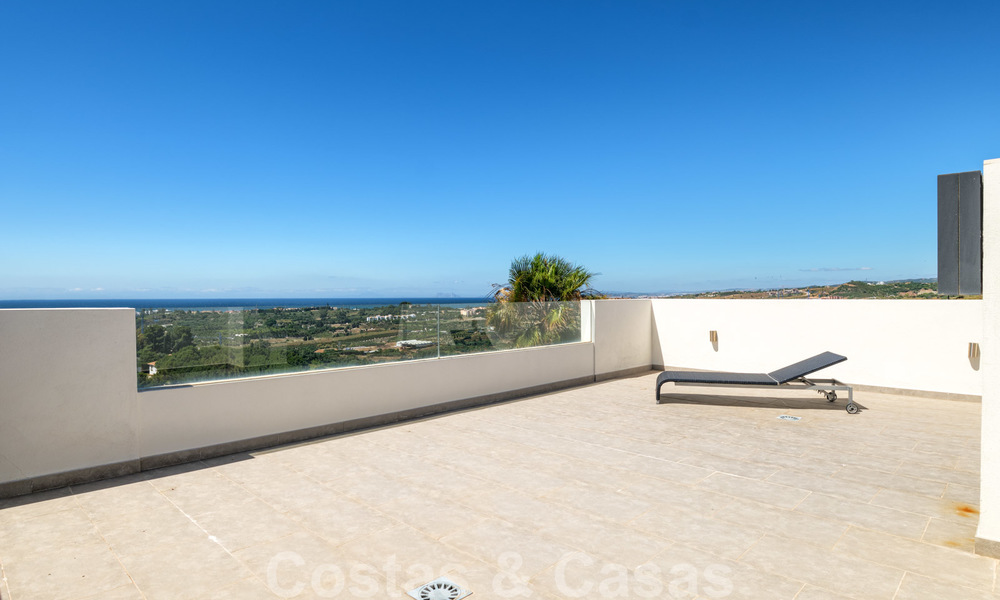 Villa moderne avec vue panoramique sur le golf et la mer à vendre à Los Flamingos Golf à Marbella - Benahavis 26052