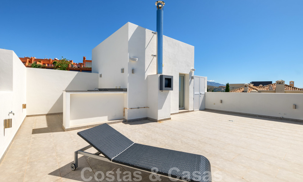 Villa moderne avec vue panoramique sur le golf et la mer à vendre à Los Flamingos Golf à Marbella - Benahavis 26054