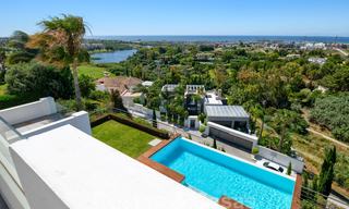 Villa moderne avec vue panoramique sur le golf et la mer à vendre à Los Flamingos Golf à Marbella - Benahavis 26056 