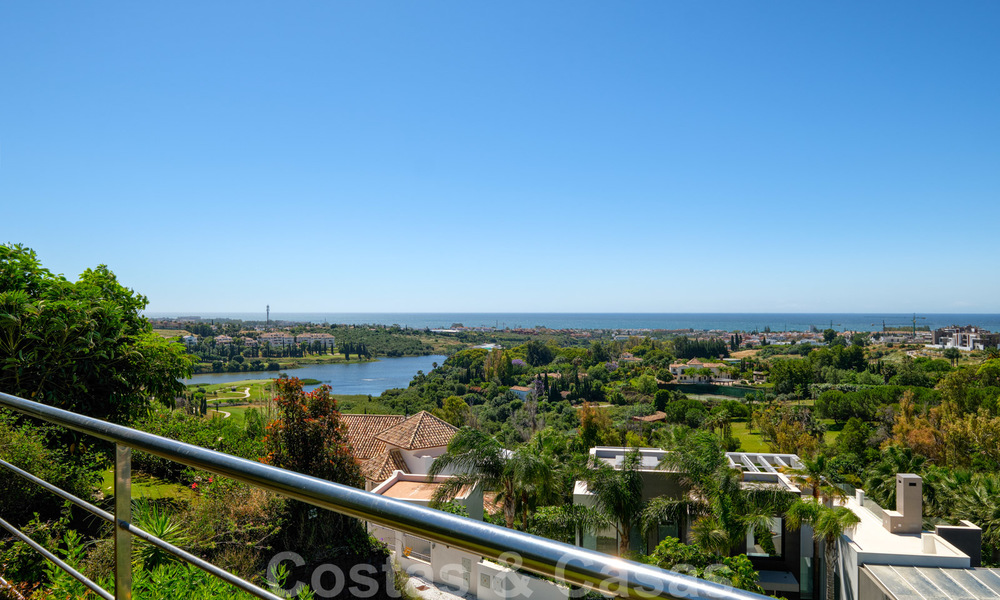 Villa moderne avec vue panoramique sur le golf et la mer à vendre à Los Flamingos Golf à Marbella - Benahavis 26065