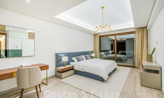 Emménager dans une villa moderne prêt de la mer à vendre dans la prestigieuse Baja de Guadalmina à Marbella 26101 