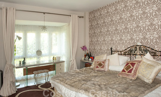 Spacieux appartement avec jardin à vendre avec vue sur la mer dans un beau complexe directement sur la plage à Los Monteros, Marbella 26149 