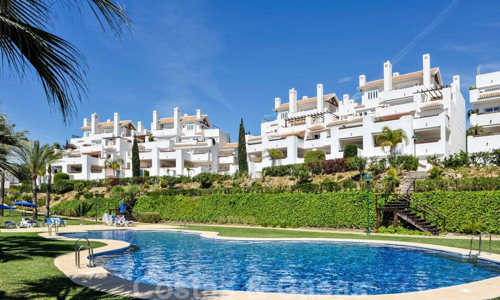 Spacieux appartement avec jardin à vendre avec vue sur la mer dans un beau complexe directement sur la plage à Los Monteros, Marbella 26158