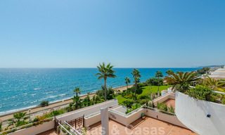Appartement penthouse à vendre, première ligne de plage avec vue panoramique sur la mer à Estepona 26171 