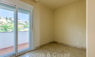 Appartement penthouse à vendre, première ligne de plage avec vue panoramique sur la mer à Estepona 26198 