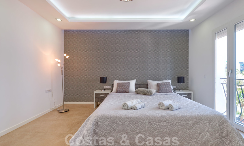 Appartement de luxe moderne entièrement rénové à vendre dans la marina de Puerto Banus, Marbella 26223