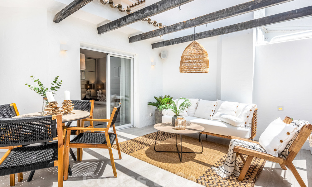 Appartement du dernier étage entièrement rénové à vendre à proximité des commodités locales, de la plage et de Puerto Banus à Nueva Andalucia, Marbella 26297