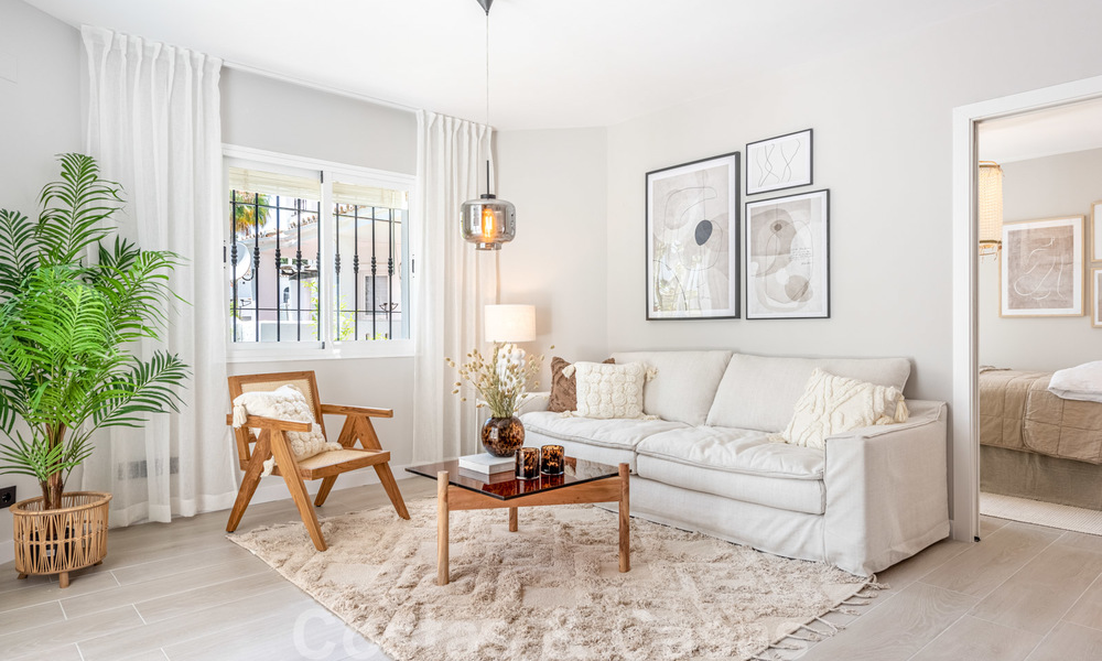 Appartement du dernier étage entièrement rénové à vendre à proximité des commodités locales, de la plage et de Puerto Banus à Nueva Andalucia, Marbella 26302