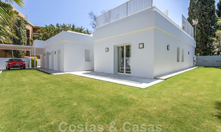 Première ligne de golf et à deux pas de la plage, villa de designer à vendre dans la chic Baja Guadalmina à Marbella 26320 