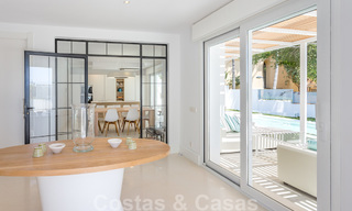 Première ligne de golf et à deux pas de la plage, villa de designer à vendre dans la chic Baja Guadalmina à Marbella 26324 