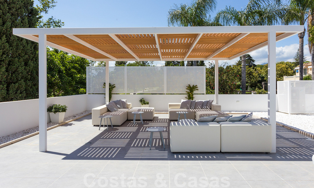 Première ligne de golf et à deux pas de la plage, villa de designer à vendre dans la chic Baja Guadalmina à Marbella 26353