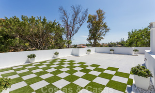 Première ligne de golf et à deux pas de la plage, villa de designer à vendre dans la chic Baja Guadalmina à Marbella 26355 