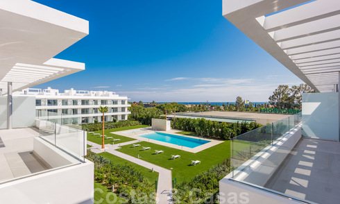 Appartement moderne de type penthouse en vente sur le New Golden Mile, entre Marbella et Estepona, à proximité des supermarchés et de la plage 26363