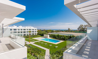 Appartement moderne de type penthouse en vente sur le New Golden Mile, entre Marbella et Estepona, à proximité des supermarchés et de la plage 26363 