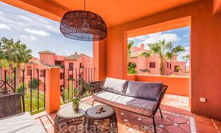 Appartement penthouse spacieux et rénové à vendre avec 4 chambres à coucher dans un complexe de plage dans l'est de Marbella 26392 