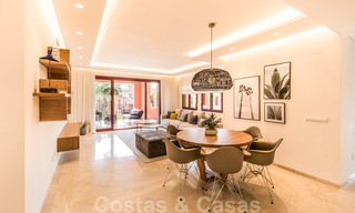 Appartement penthouse spacieux et rénové à vendre avec 4 chambres à coucher dans un complexe de plage dans l'est de Marbella 26397 