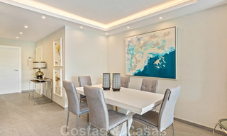 Appartement de luxe rénové à vendre, première ligne du golf Las Brisas à Nueva Andalucia, Marbella 26551 
