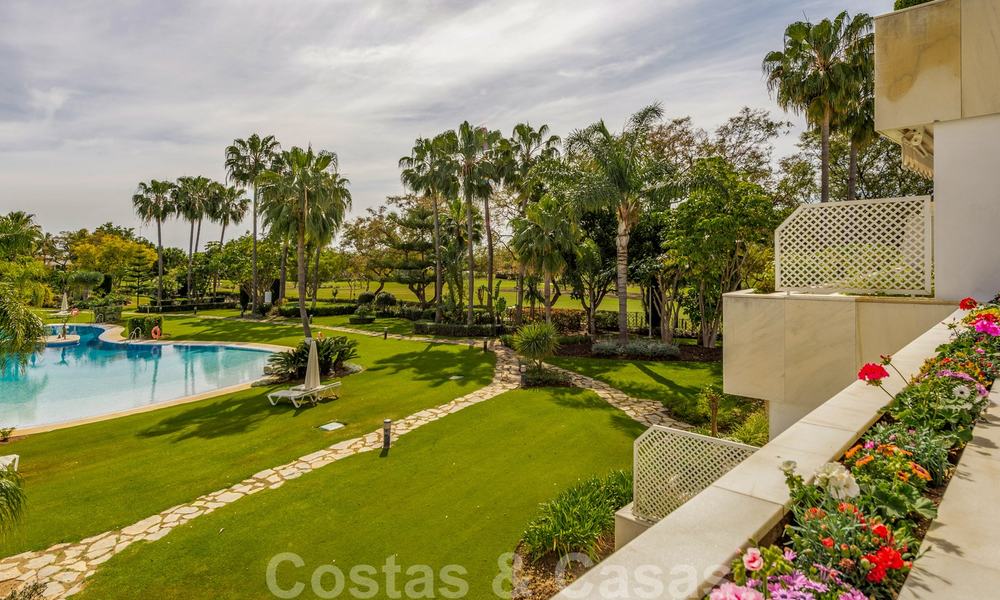 Appartement de luxe rénové à vendre, première ligne du golf Las Brisas à Nueva Andalucia, Marbella 26552