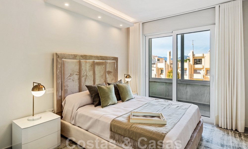 Appartement de luxe rénové à vendre, première ligne du golf Las Brisas à Nueva Andalucia, Marbella 26553