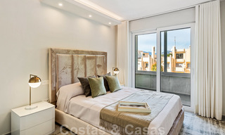 Appartement de luxe rénové à vendre, première ligne du golf Las Brisas à Nueva Andalucia, Marbella 26553 
