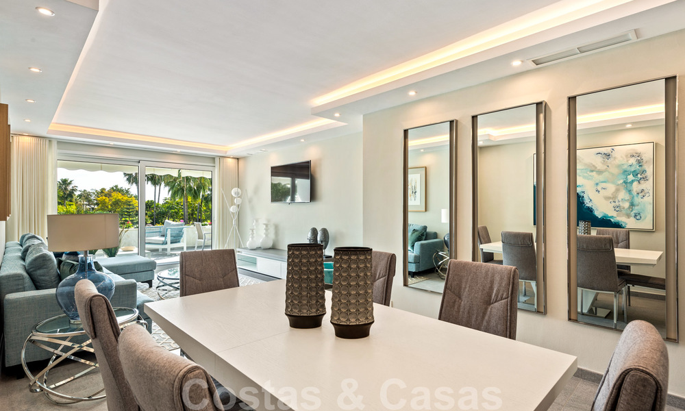 Appartement de luxe rénové à vendre, première ligne du golf Las Brisas à Nueva Andalucia, Marbella 26560