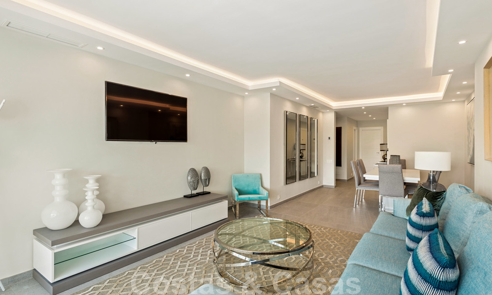 Appartement de luxe rénové à vendre, première ligne du golf Las Brisas à Nueva Andalucia, Marbella 26562