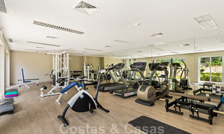Appartement de luxe rénové à vendre, première ligne du golf Las Brisas à Nueva Andalucia, Marbella 26573 