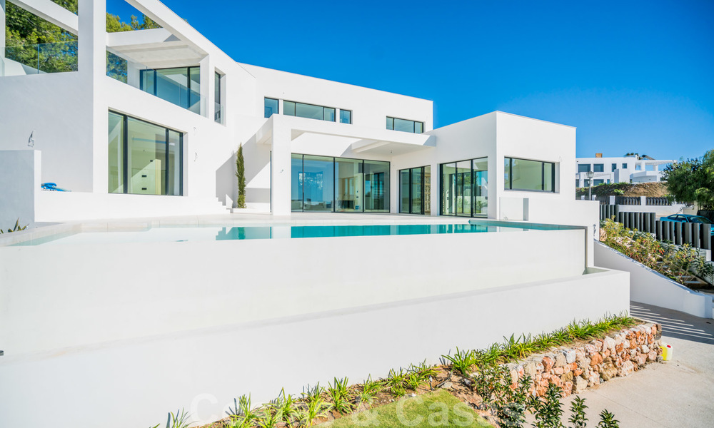 Villa de luxe moderne toute neuve à vendre à Nueva Andalucia, Marbella 26444