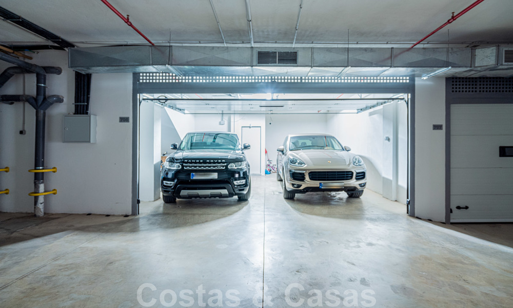 Villa moderne jumelée à vendre dans la Sierra Blanca, Marbella. La maison la moins chère de ce complexe. 26456