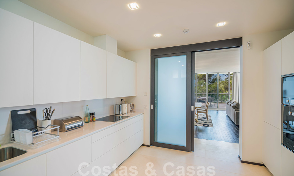 Villa moderne jumelée à vendre dans la Sierra Blanca, Marbella. La maison la moins chère de ce complexe. 26464