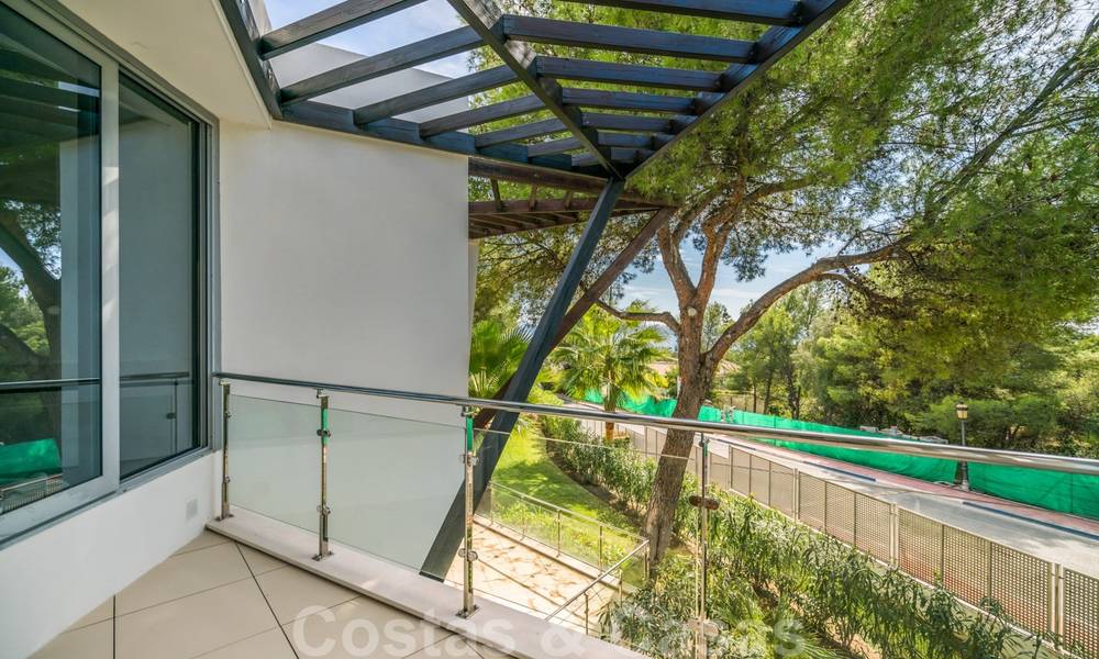 Villa moderne jumelée à vendre dans la Sierra Blanca, Marbella. La maison la moins chère de ce complexe. 26468