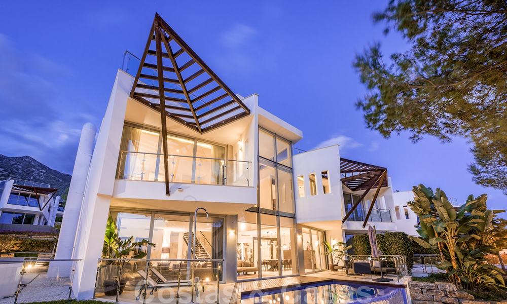 Villa moderne jumelée à vendre dans la Sierra Blanca, Marbella. La maison la moins chère de ce complexe. 26482