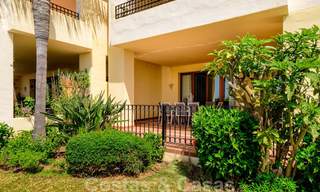 Appartement de luxe à vendre avec vue sur le jardin et la mer dans un complexe en première ligne de plage, sur le New Golden Mile entre Marbella et Estepona 26838 