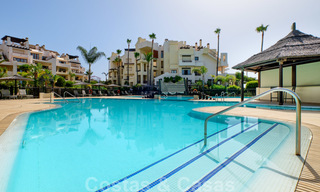 Appartement de luxe à vendre avec vue sur le jardin et la mer dans un complexe en première ligne de plage, sur le New Golden Mile entre Marbella et Estepona 26849 