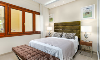 Appartement de luxe à vendre avec vue sur le jardin et la mer dans un complexe en première ligne de plage, sur le New Golden Mile entre Marbella et Estepona 26866 