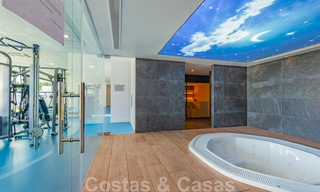 Prix fortement réduit. Spacieux appartement moderne de luxe à vendre avec vue sur la mer et prêt à emménager, Nueva Andalucia, Marbella 26881 
