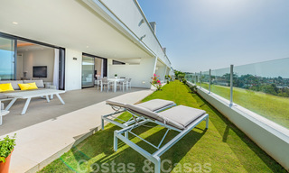 Prix fortement réduit. Spacieux appartement moderne de luxe à vendre avec vue sur la mer et prêt à emménager, Nueva Andalucia, Marbella 26885 