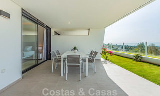 Prix fortement réduit. Spacieux appartement moderne de luxe à vendre avec vue sur la mer et prêt à emménager, Nueva Andalucia, Marbella 26887 
