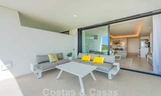 Prix fortement réduit. Spacieux appartement moderne de luxe à vendre avec vue sur la mer et prêt à emménager, Nueva Andalucia, Marbella 26888 