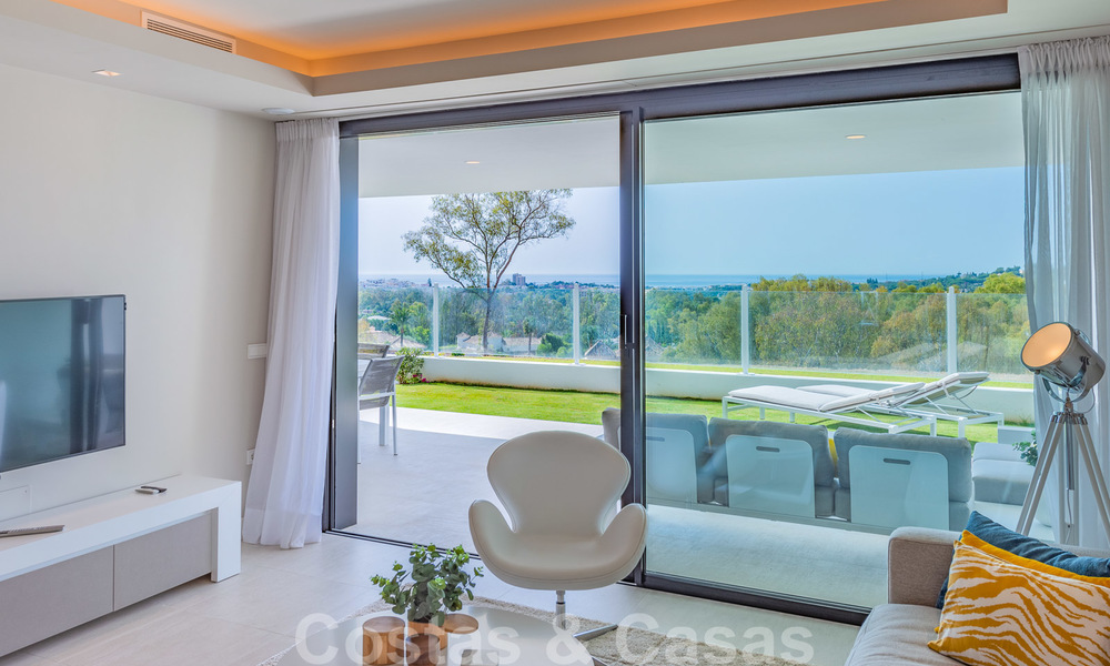 Prix fortement réduit. Spacieux appartement moderne de luxe à vendre avec vue sur la mer et prêt à emménager, Nueva Andalucia, Marbella 26897