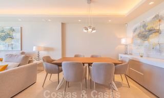 Prix fortement réduit. Spacieux appartement moderne de luxe à vendre avec vue sur la mer et prêt à emménager, Nueva Andalucia, Marbella 26901 